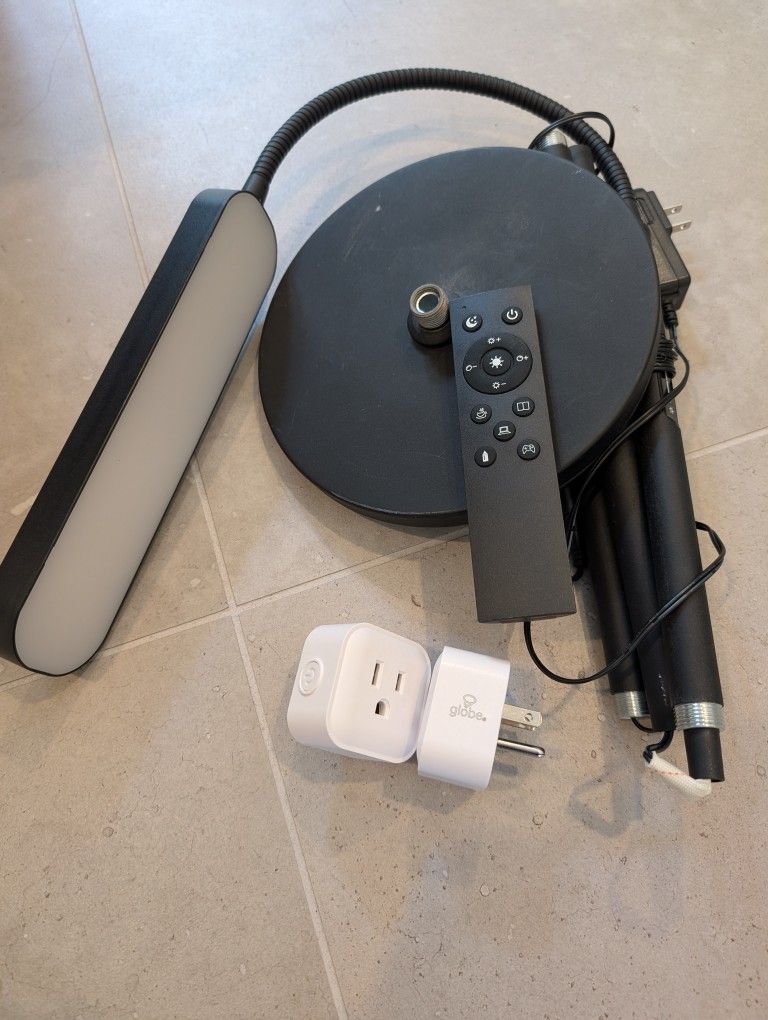 Dimmable Floor Lamp + 2x Wi-Fi Switches