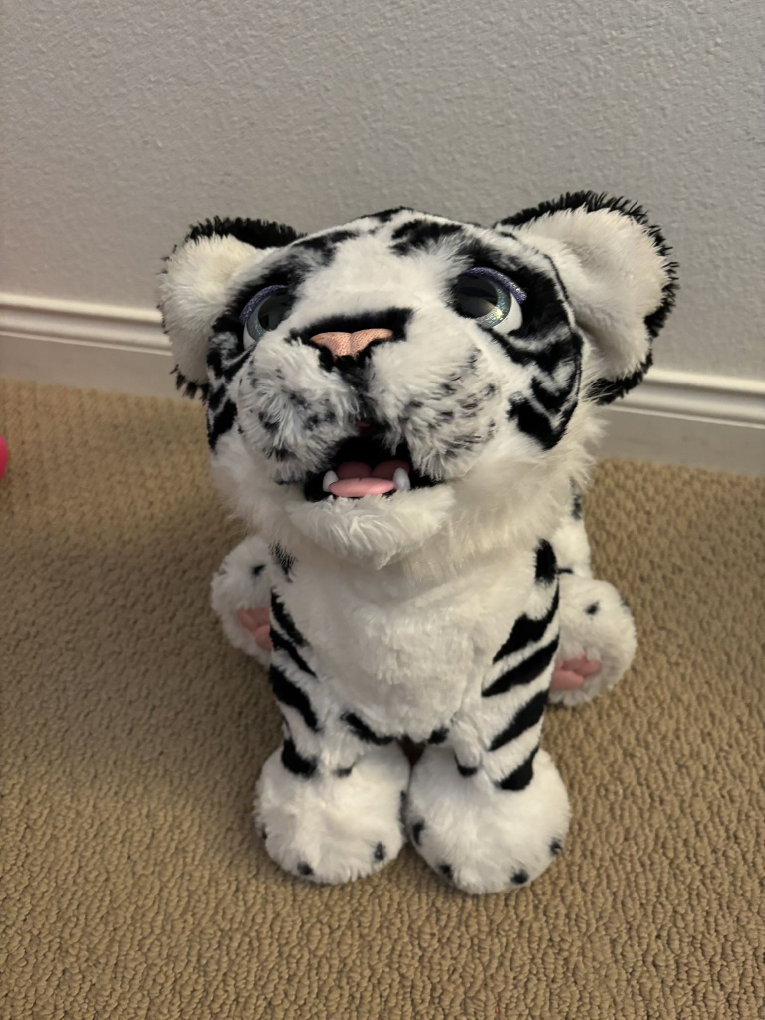 Hasbro FurReal Roarin' IVORY The Playful White Tiger Interactive