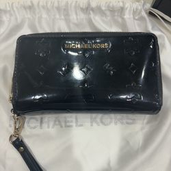 Michael Kors Black Wristlet Wallet 