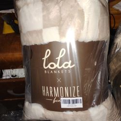 Lola Blanket 