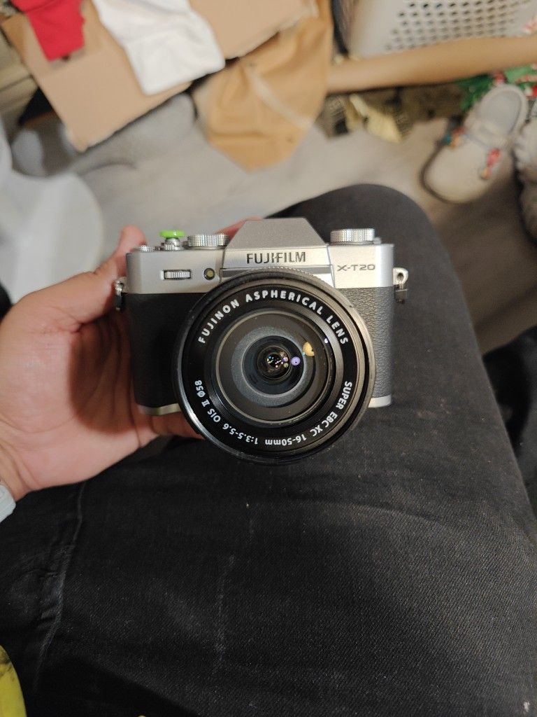 Fujifilm XT-20 w/ Lens 
