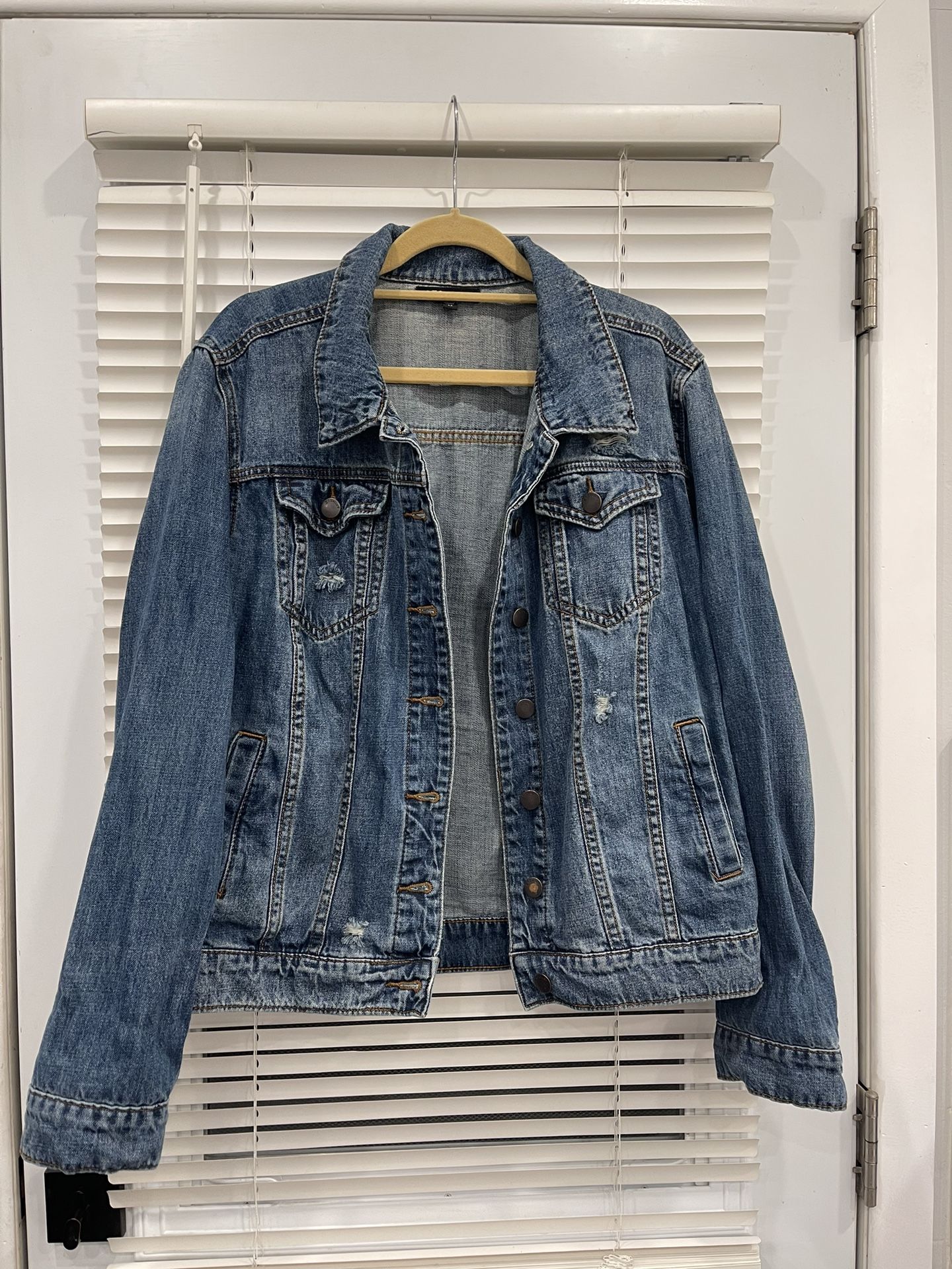 STS Blue Women's Classic Denim Jacket Size Medium