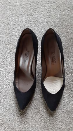 BLACK SUEDE BANDALINO HEELS SIZE 6 1/2 M