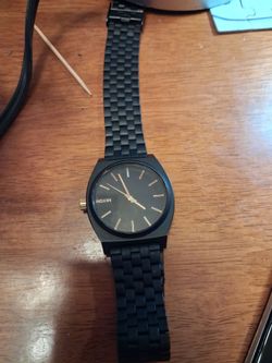 NIXON MENS WATCH