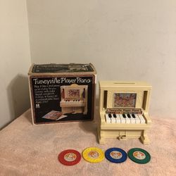Vintage 1978 TOMY Tuneyville Player Piano With 4 Records With Box Works