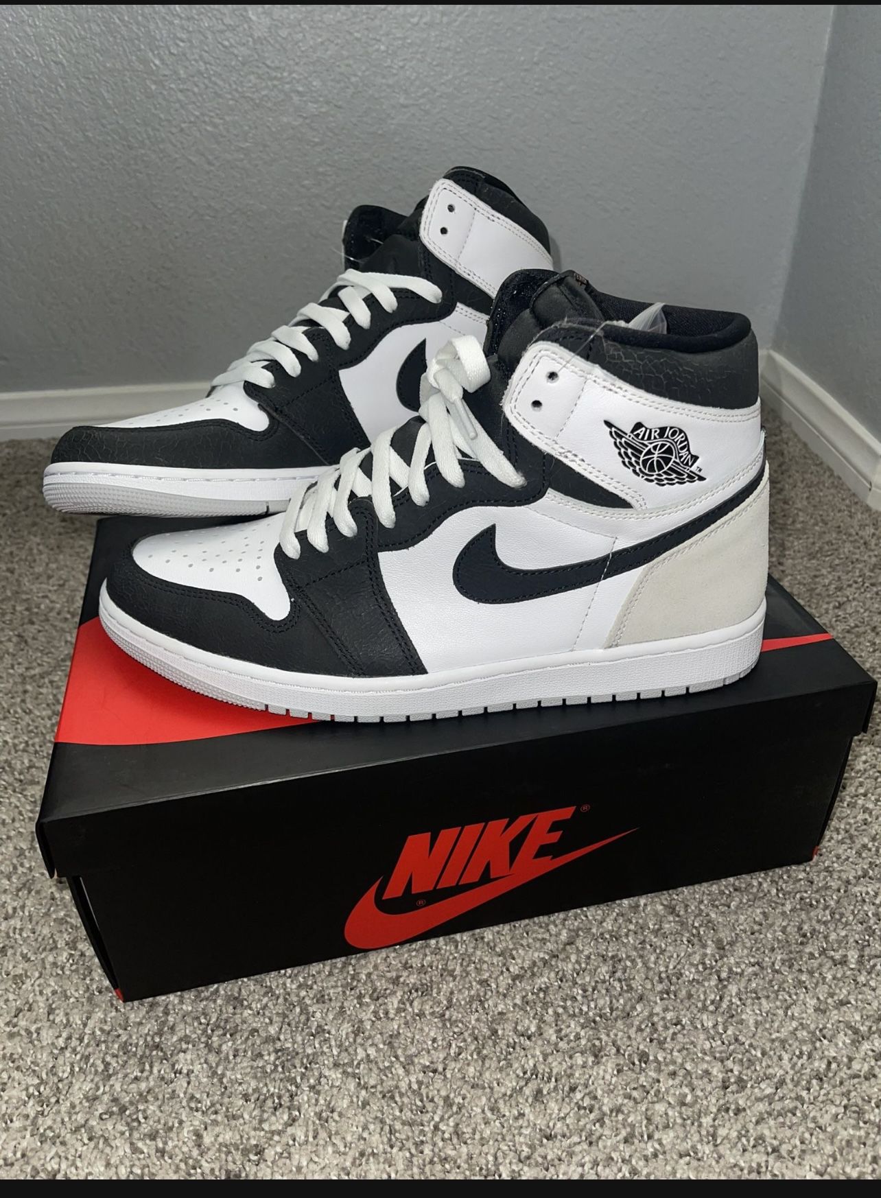 Jordan 1 Bleached Corral / Stage Haze 