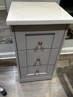 Salon/ vanity station