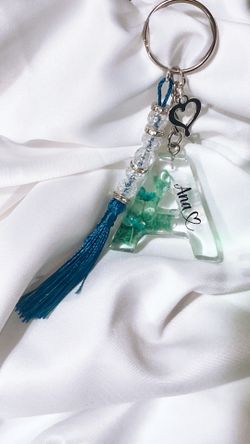 Personalized Keychains In Resin ///Llaveros Personalizados En Resina