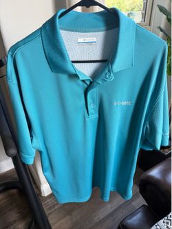 Columbia Men’s Short-Sleeve Polo in Aqua Blue size Medium