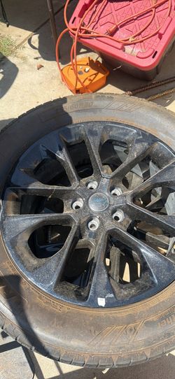 5 Jeep Sahara wheels