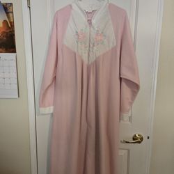 Vintage 70s/80s Women's Pink Robe