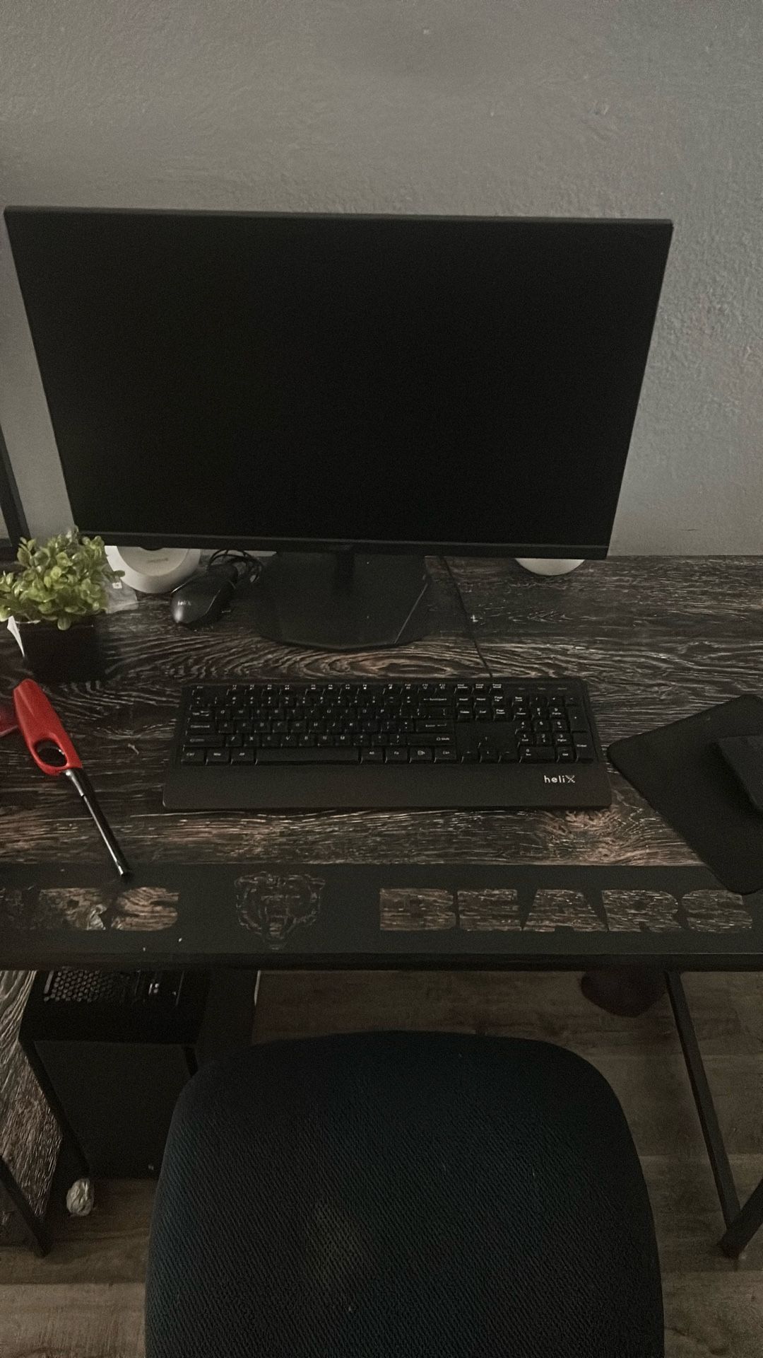 BRAND NEW PC  COMPUTER W STAND AND CHAIR