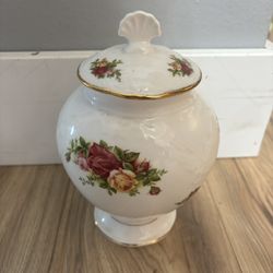Royal Albert Old Country Rose Jar 