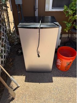 media mini fridge