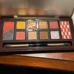 Alice In The Wonderland Makeup Pallet 