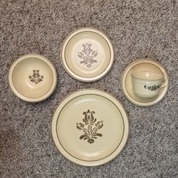 Pfaltzgraff Village Dinnerware Set-great For Thanksgiving 
