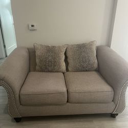 Couch  Sofa 2 Pieces  For Sale $300