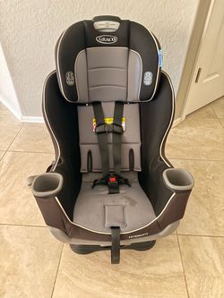 Graco Extend2Fit Convertible Car seat