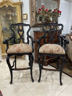 Pair of Beautiful Rustic Carved Wood Barstool By “Stanley Furniture”🌷$150 Each