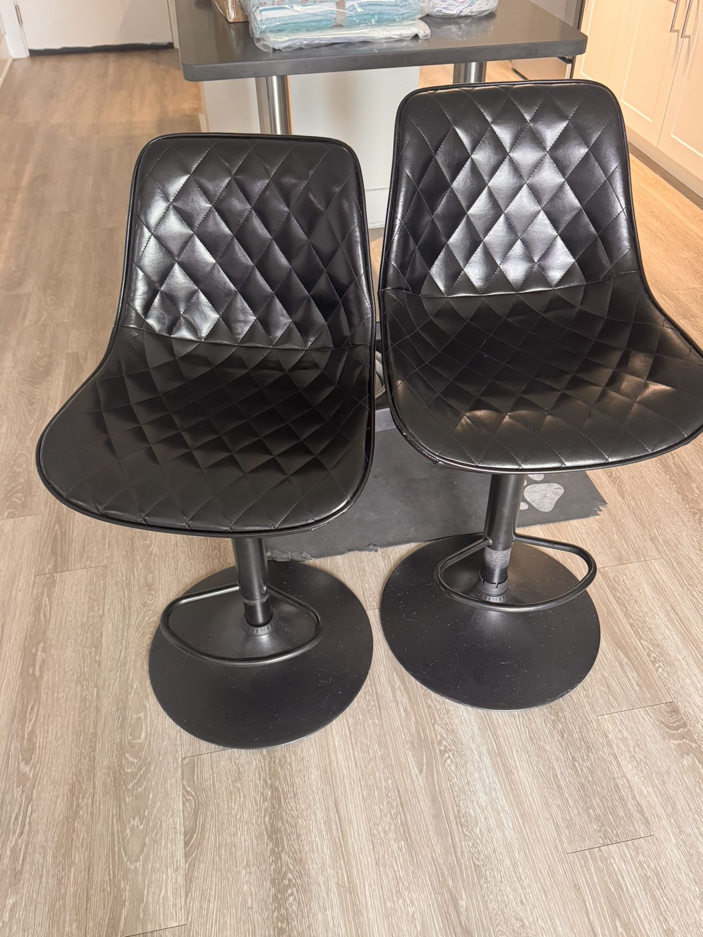 4 Bar Stools