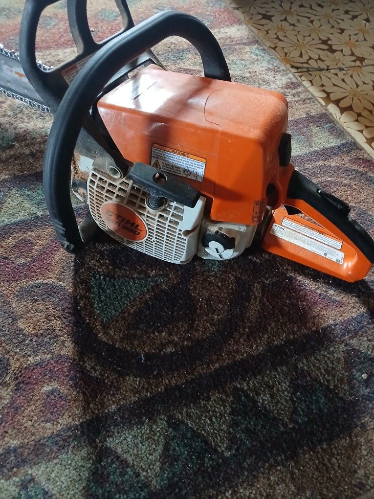 Light 04 Stihl Chainsaw