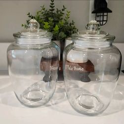 ✅️ Canister 2pc-Set Holds 75oz• Glass Jars w/ Airtight Lids• Great Condition• $25firm
