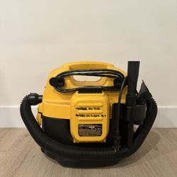 Dewalt DC500 12-18V 2 Gallon 1 HP Corded/Cordless Shop Vacuum **Used**
