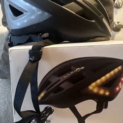 Lumos Startkick helmet