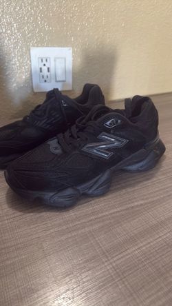 New Balance 9060 Triple Black Suede sz 8.5