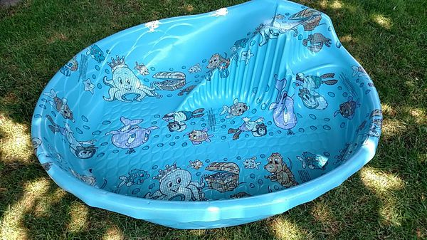 Hard plastic kiddie pool 54" round by 12" deep for Sale in Dearborn
