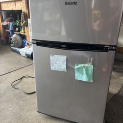 Mini Fridge With Freezer