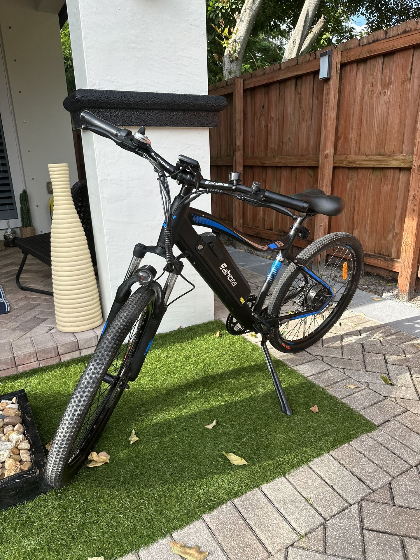 Eahora Xc100 (and Roadster V2)