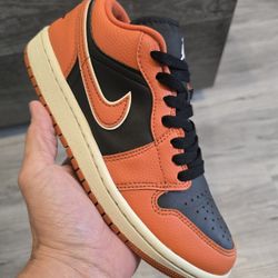 Jordan low sport spice Sz 7womens $50