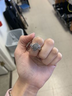 14k white gold ladies ring