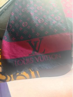 Red and black reversible LouisVuitton scarf