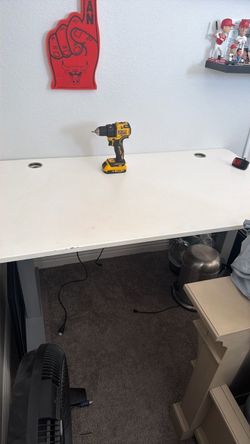 Computer desk