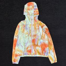 NIKE WOMENS LIGHTWEIGHT RUNNING JACKET
