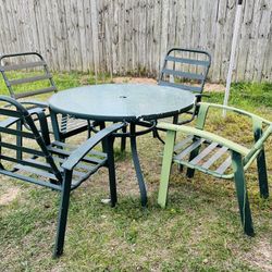 Garden Table And Four Chairs 