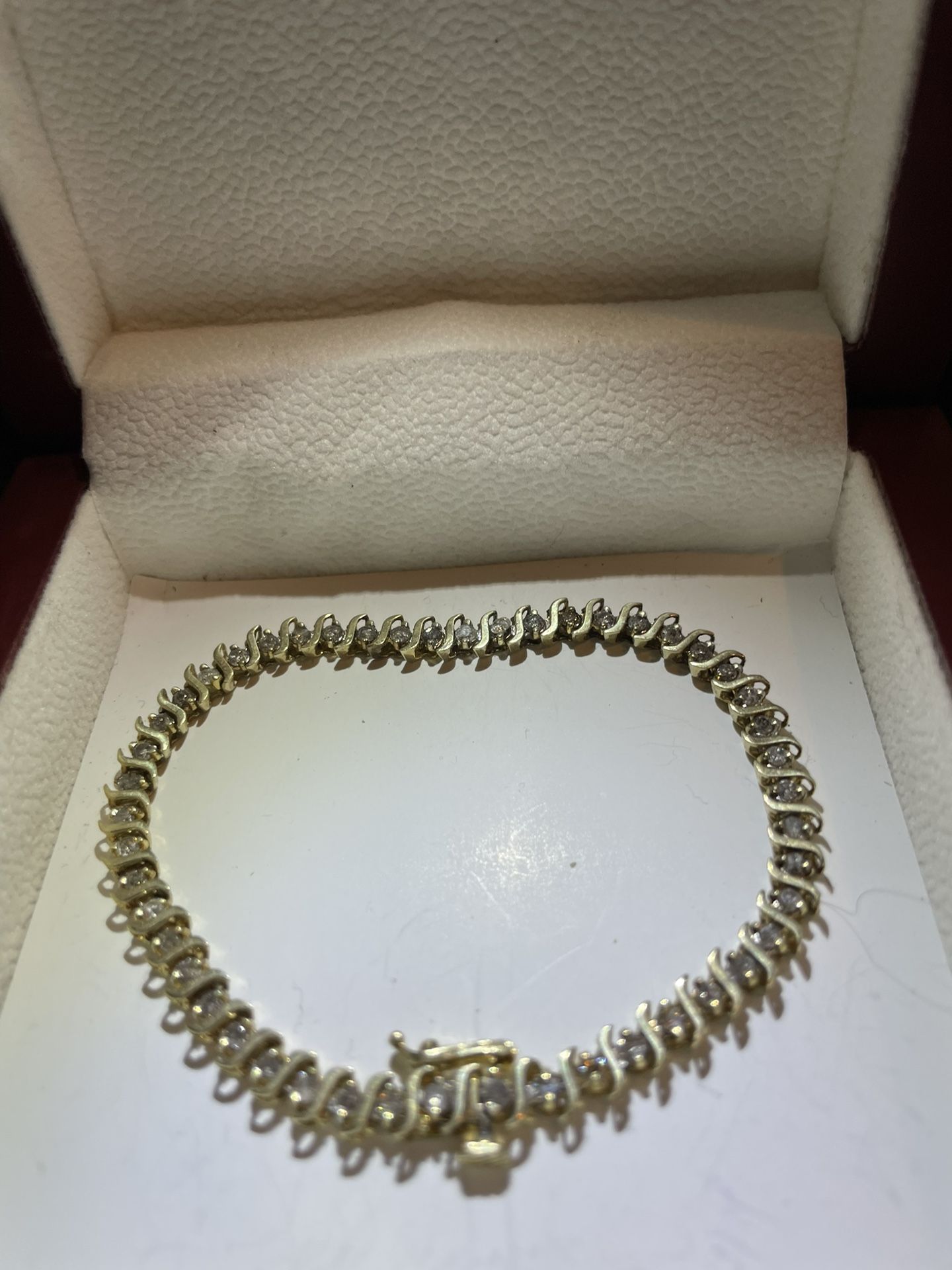 10kt S-Link 2.3-2.5 total Diamond Weight Tennis Bracelet 7.5 Inches Long Hallmark Ed 10kt