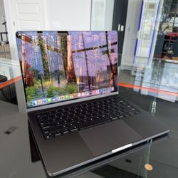 Apple 14” MacBook Pro M4 Chip 16GB Ram 512SSD! 90 day warranty! We offer financing!