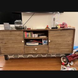 Great Wood Dresser