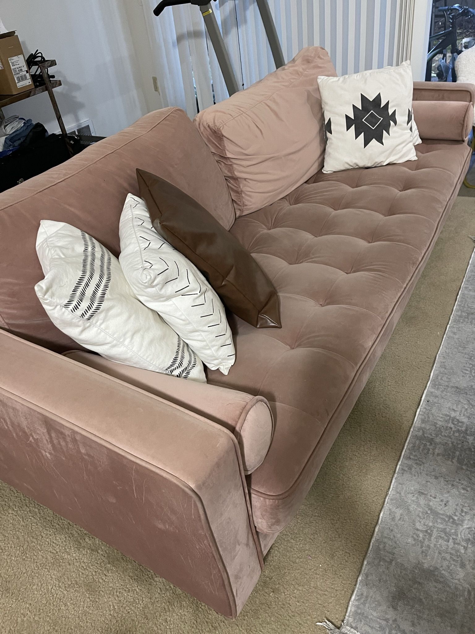 Pink Couch/sofa