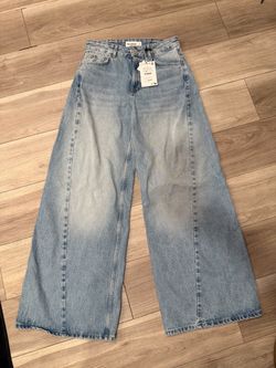 Pull&Bear Wide Leg Light Wash Jeans
