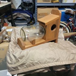 Wooden Squirrel Feeder with Glass Jar