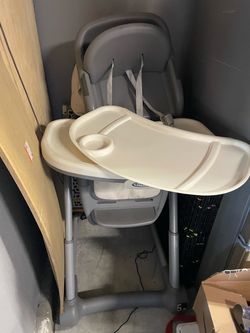 High chair with infant insert