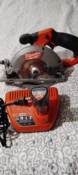 Milwaukee M12 Fuel Circular Saw with Charger