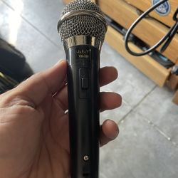 Vocal Microphone With Cord 