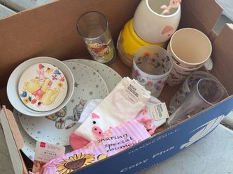 Winnie the Pooh - Box full of items