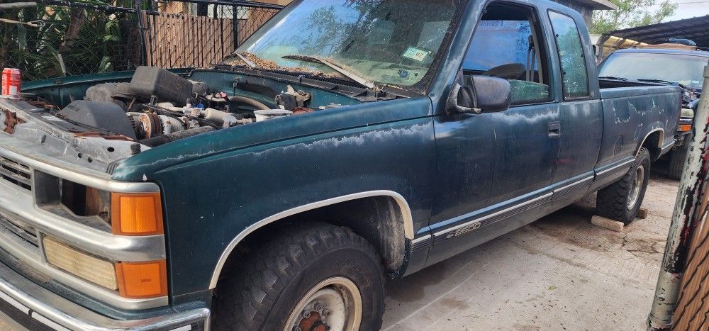 1998 Chevrolet 2500 HD Vortec 5.7L 4L80E TRANS For Parts 8 Lugs For Parts Obs