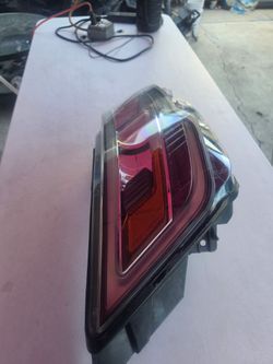 Right head light oem Ford exploer 2017 fits 2016-2019